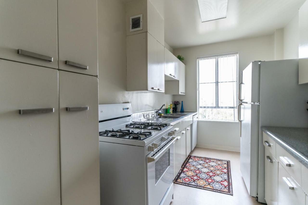 2 Bedroom Condo With A View Near The Grove Лос-Анджелес Экстерьер фото
