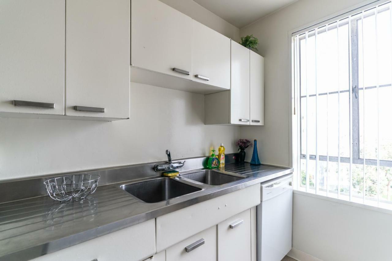 2 Bedroom Condo With A View Near The Grove Лос-Анджелес Экстерьер фото