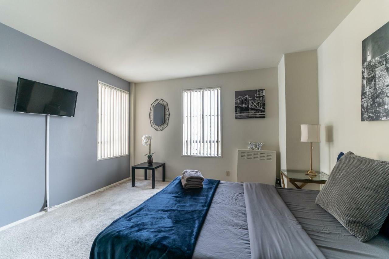 2 Bedroom Condo With A View Near The Grove Лос-Анджелес Экстерьер фото